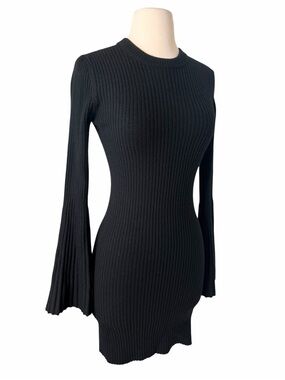 ALICE + OLIVIA NEW Gretel Split Rib Sleeve Crewneck Dress.